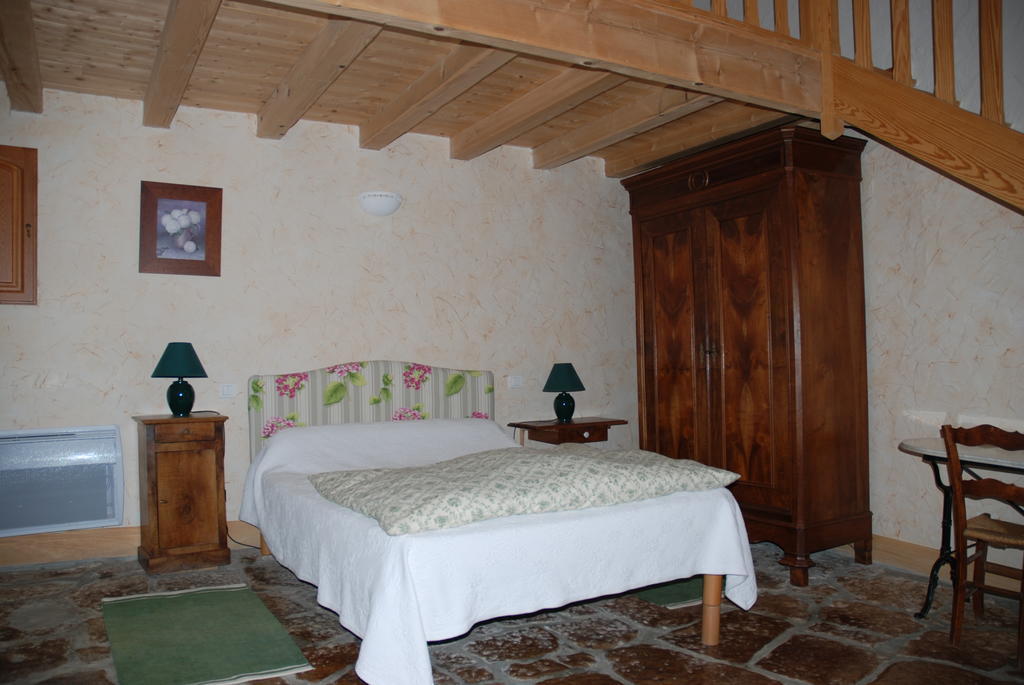 Couette Et Potager D'Antan Bed and Breakfast Mellé Habitación foto